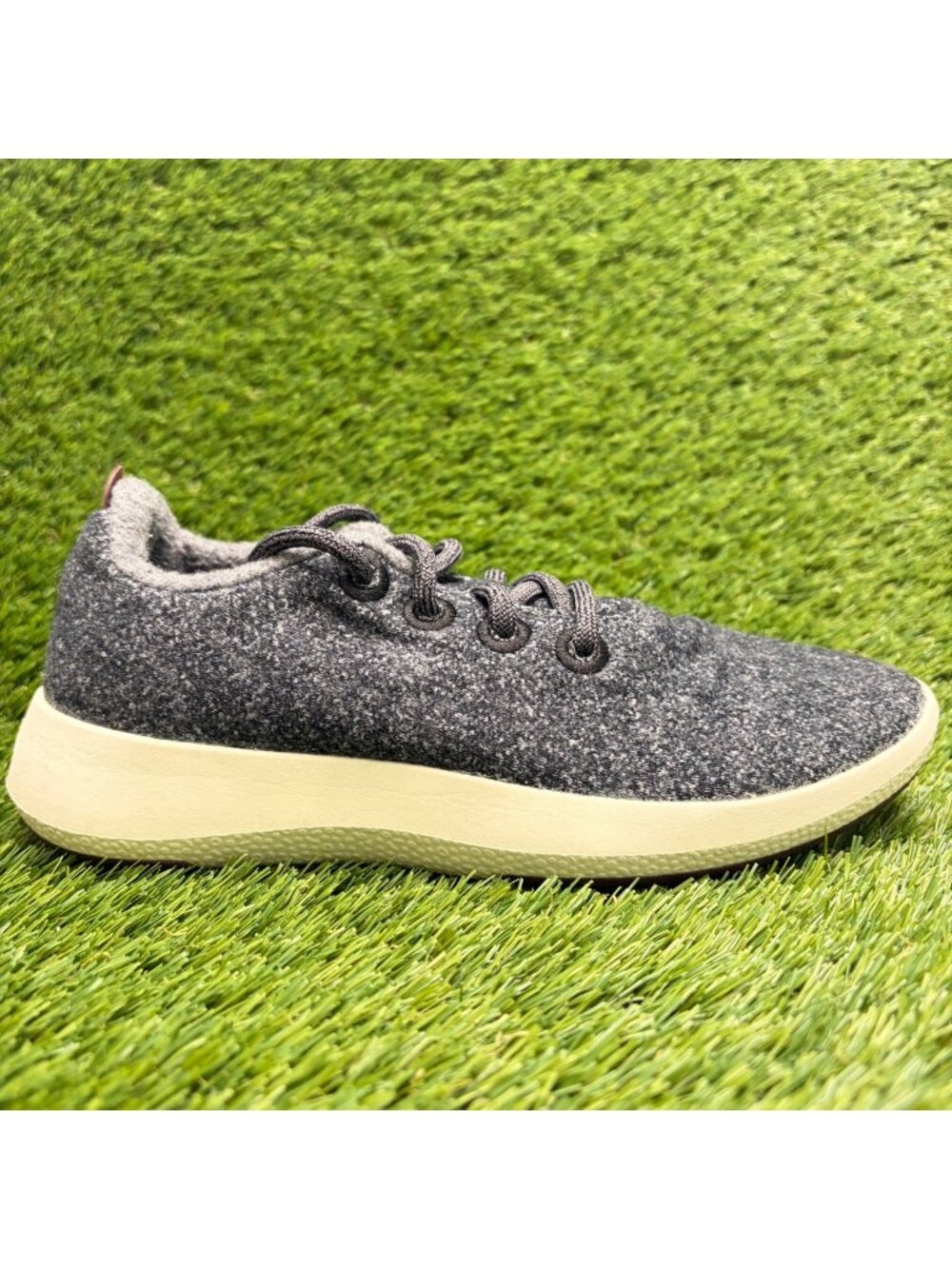 Allbirds Wool Runner Womens Size 8 Gray White Athletic Running Shoes Sneakers